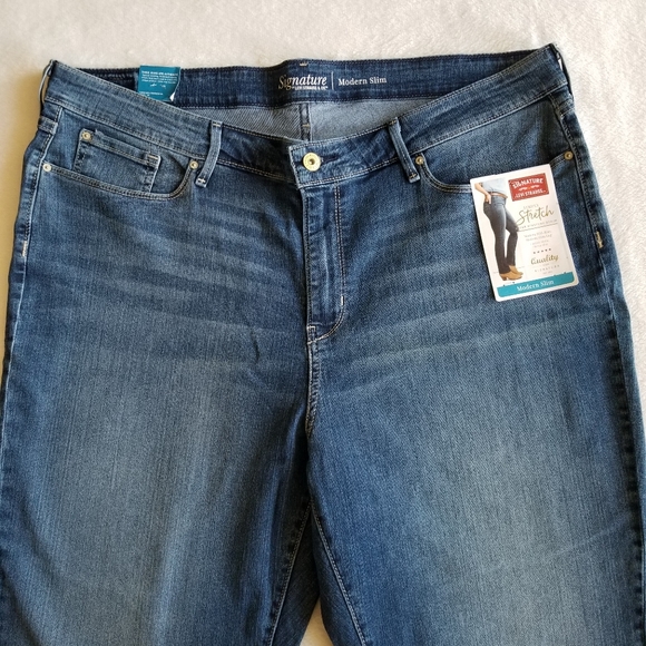Signature Levis Strauss Modern Slim Jeans - Picture 3 of 12